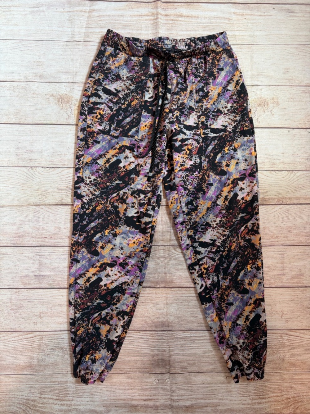Fabletics Black Multicolor Abstract Print Jogger Pants